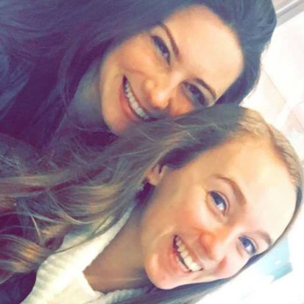 Meet your Posher, Hollis